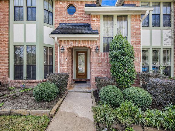 4th image of 2719 Glenn Lakes Ln