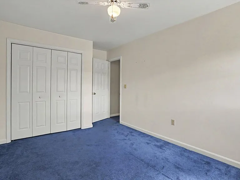 99 Lee Ann Ct — Photo 13