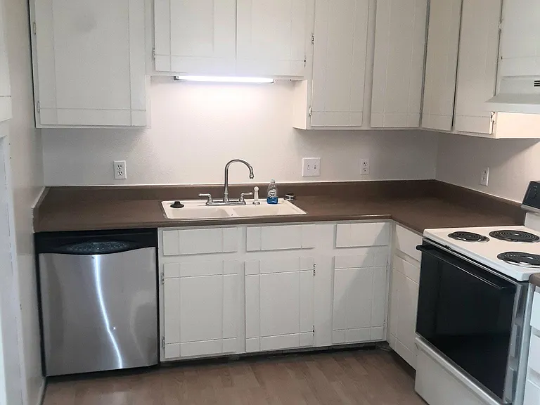711 46th Avenue Pl — Photo 12