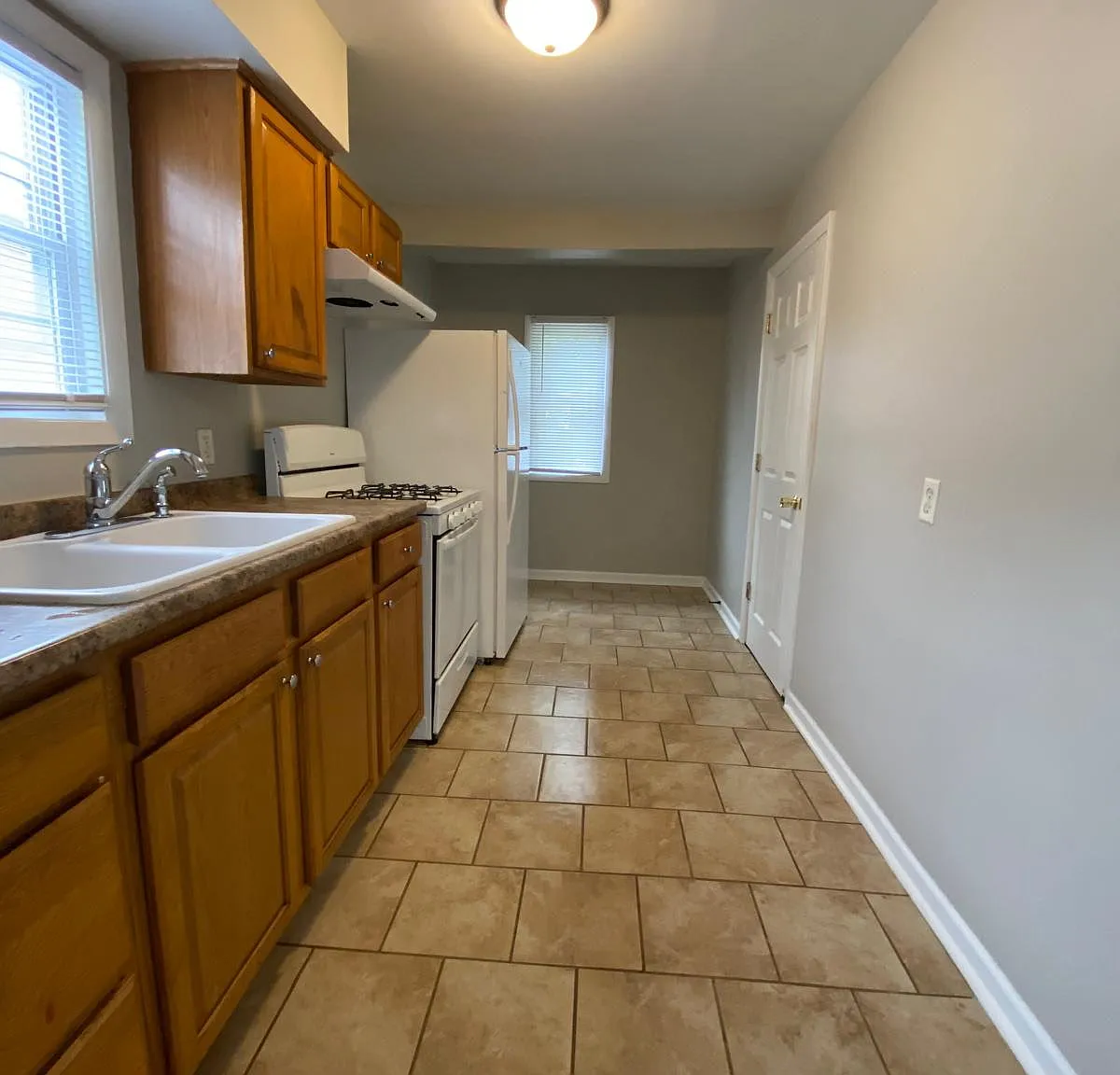 2 bed, 650 sqft, $1,500 — Photo 4