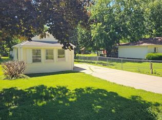 311 Hatch St, Newton, IA 50208
