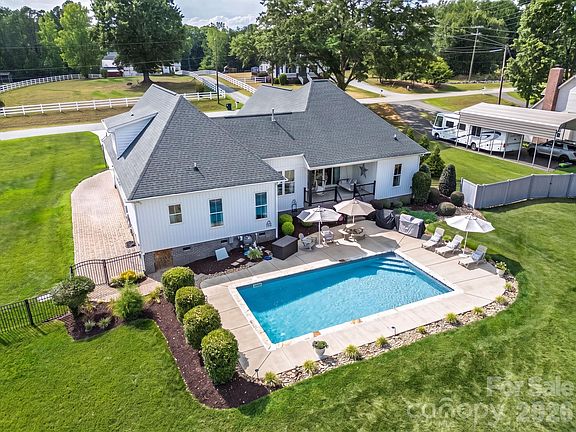 2nd image of 510 Huffstetler Rd