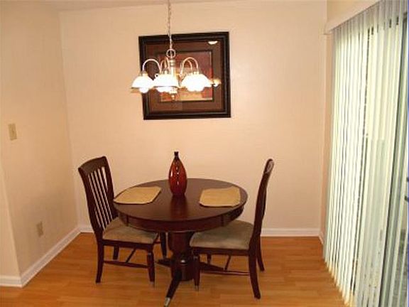 4th image of 802 804 806 British Woods Dr SW