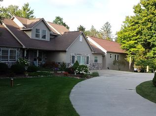 7339 Hollow Corners Rd, Almont, MI 48003