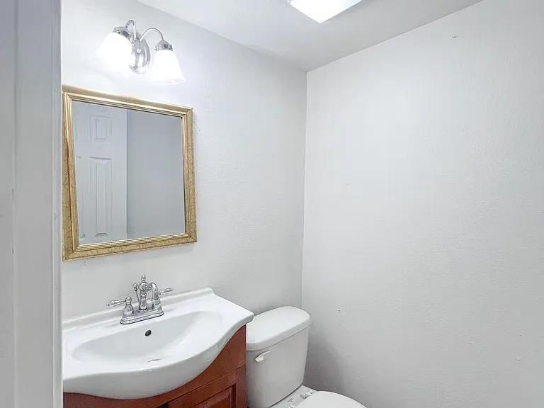 807 Vouray Dr #C — Photo 7