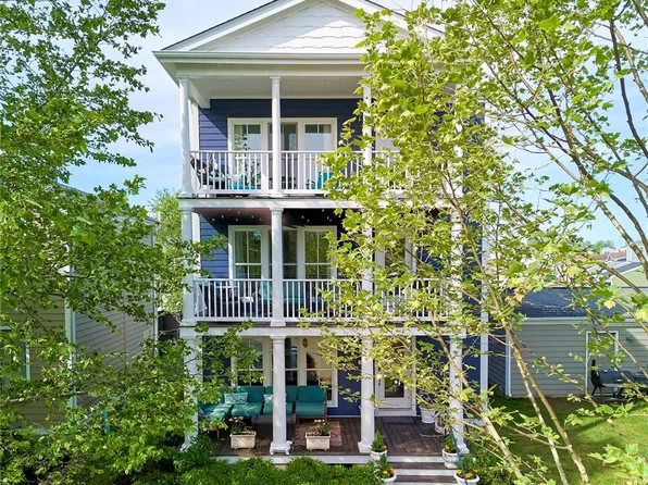 3445 New Town Lake Dr, Saint Charles, MO 63301