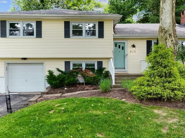 636 Blue Hill Rd, River Vale, NJ 07675
