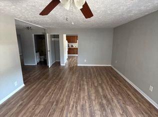 29 E Main St APT 5, New Palestine, IN 46163