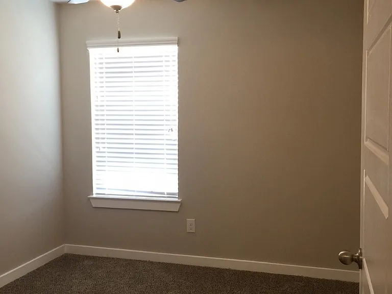1057 W Sierra Vista Ct — Photo 3