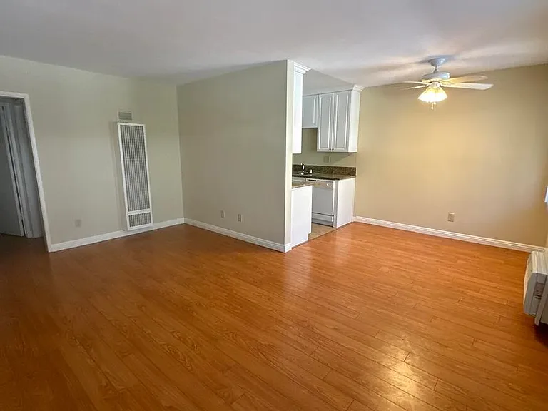 211 N Isabel St #5 — Photo 5