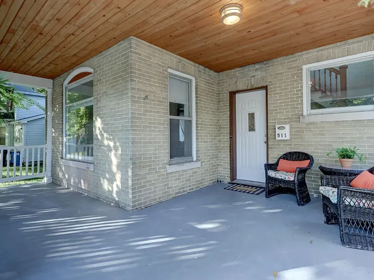 511 W Wisconsin St — Photo 6