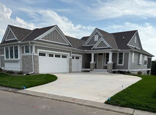 113 Spring Farm Ln, Saint Paul, MN 55127