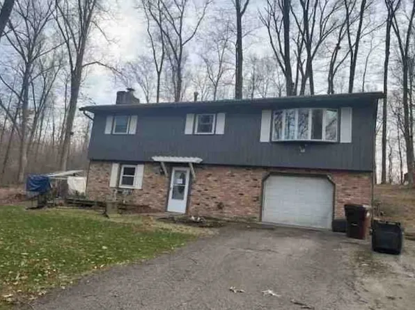 287 Oakridge Dr, North Vernon, IN 47265