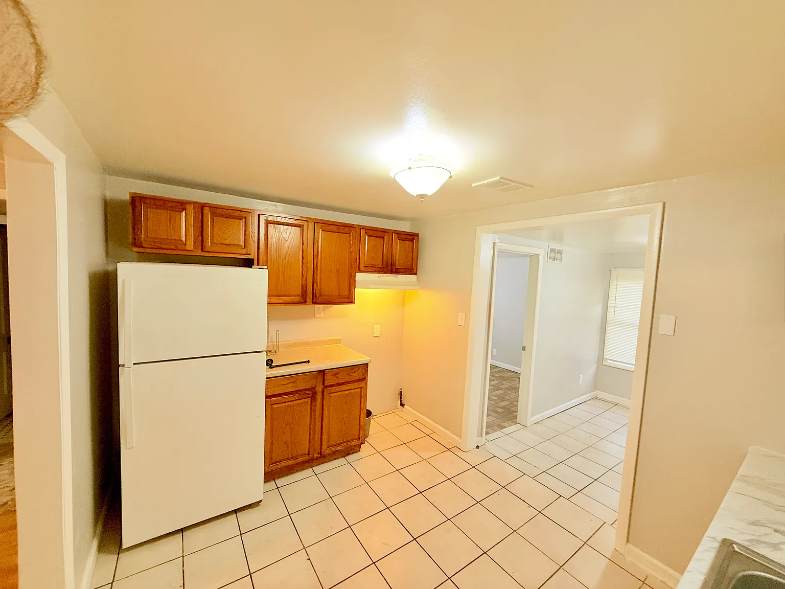 3 bed, 700 sqft, $1,350 — Photo 4