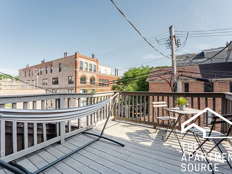 1501 W Fullerton Ave #2R — Photo 12