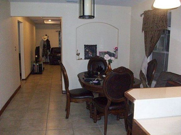 5th image of 802 W La Quinta Dr