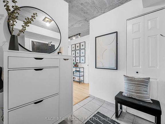 4th image of 456 College St #408