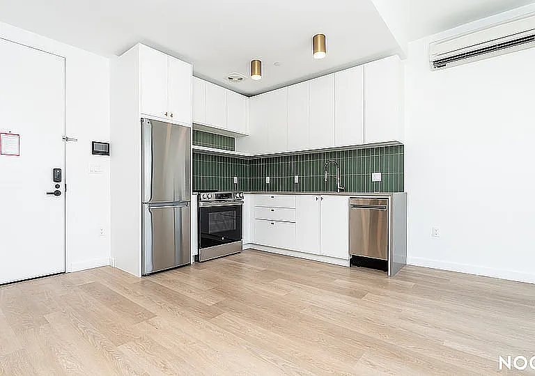 527 Grand Ave #415 — Photo 4