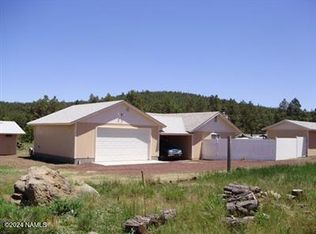 13333 E Kings Deer Rd, Parks, AZ 86018