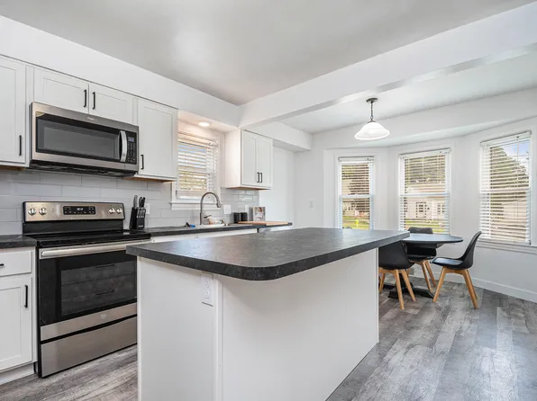112 Celia St SW, Wyoming, MI 49548