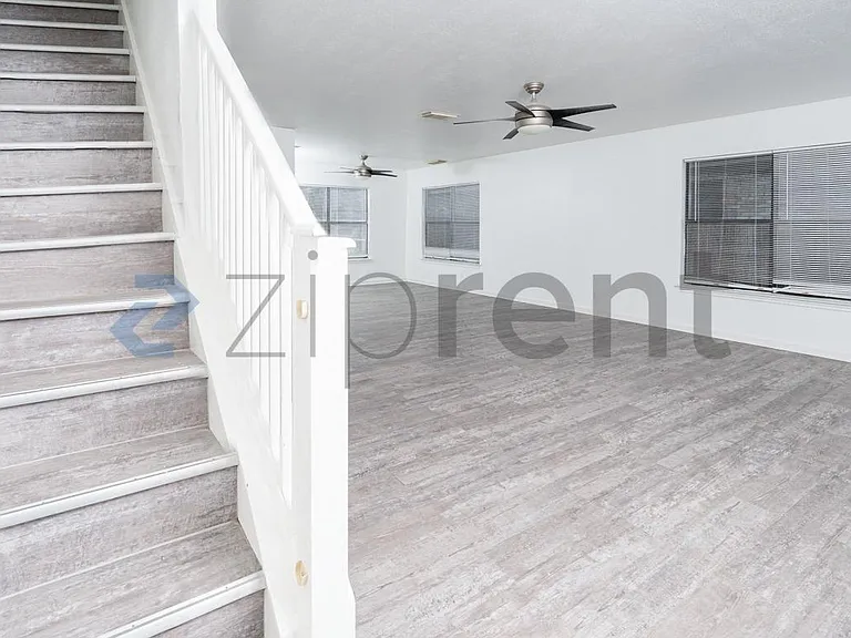 8151 Cantura Mls — Photo 2