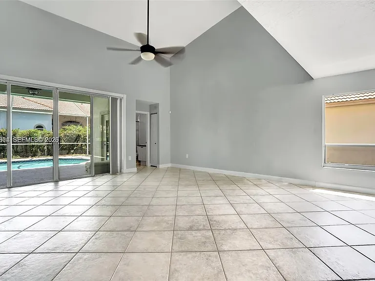 13813 NW 21st St — Photo 11
