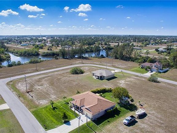4th image of 4310 NE 21st Pl
