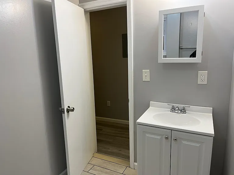 244-246 1st St #3 — Photo 3