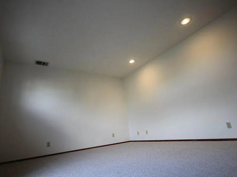 460 Oppenheimer Dr — Photo 24