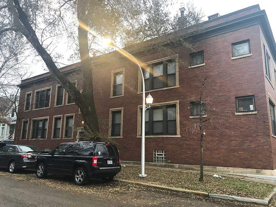 1st image of 3762 N Kenmore Ave APT 1S