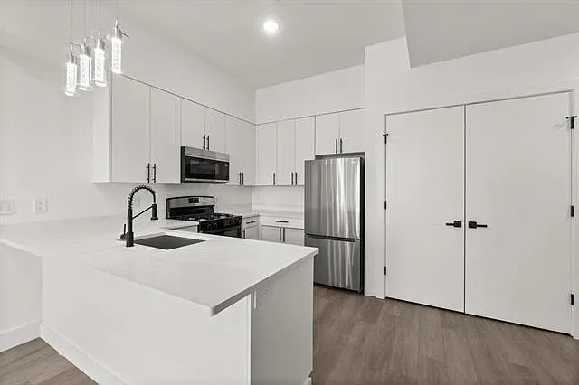 425 Avenue C #504 — Photo 17