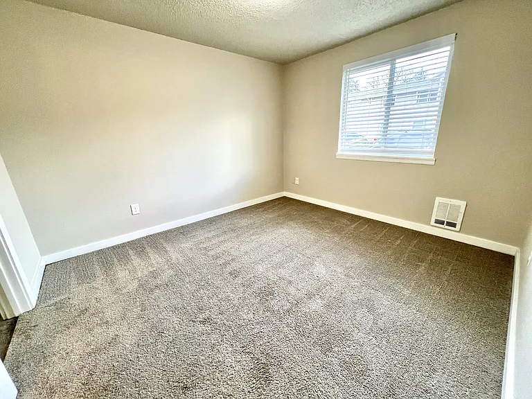 Alpine Apartments — Photo 14