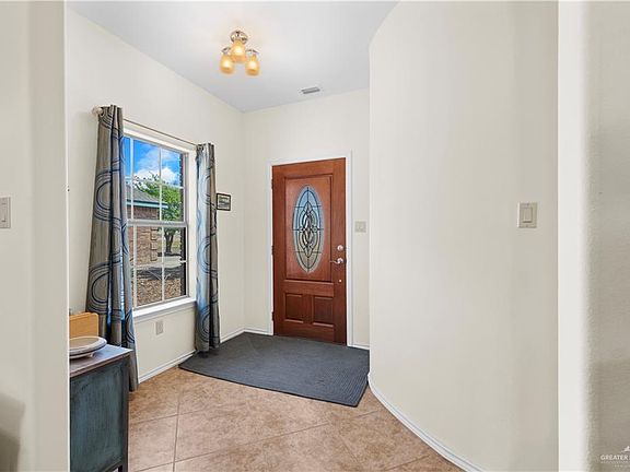 3rd image of 3019 N Kenyon Rd
