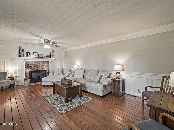 3rd image of 2610 Renea Dr
