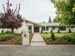 1233 W Moraga Rd, Fresno, CA 93711