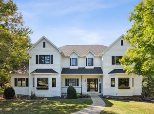 1043 210th Pl, Pella, IA 50219