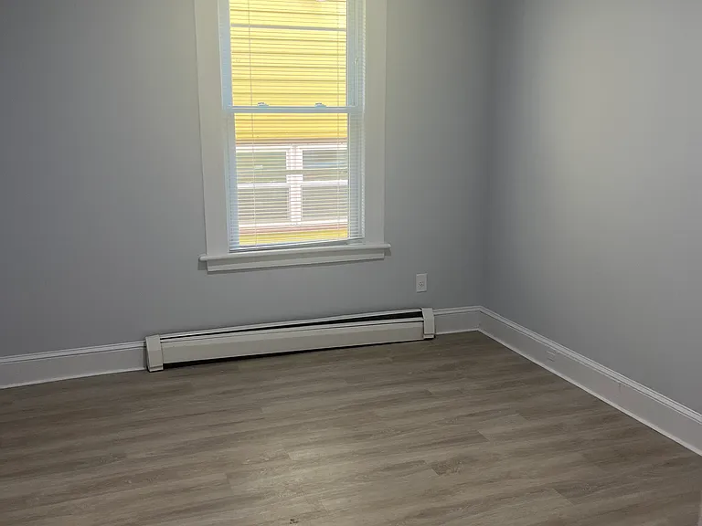 168 Maple St #1W — Photo 3
