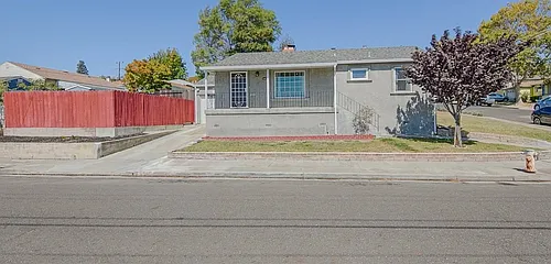 4380 Moreland Dr Photo 1