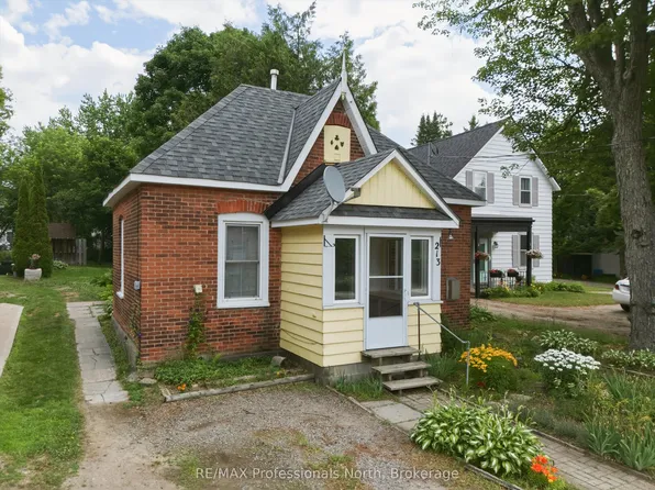 213 James St, Bracebridge, ON P1L 2B8