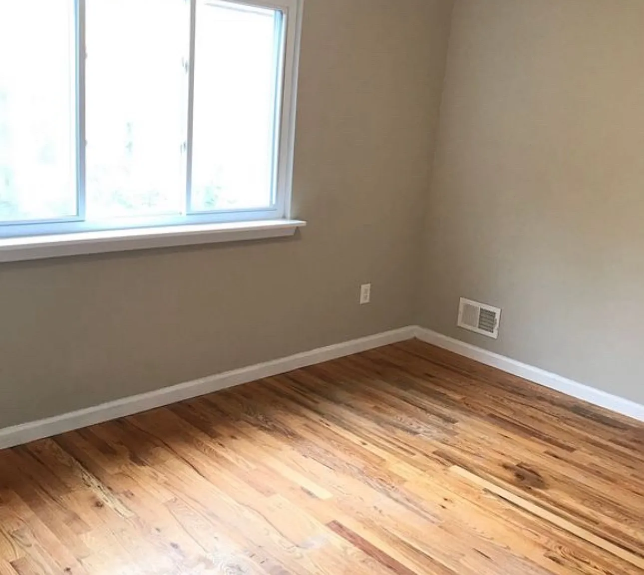 3 bed, 1.5 bath, 1300 sqft, $3,300 — Photo 4