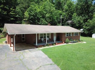 738 E Hickory Knoll Rd, Franklin, NC 28734