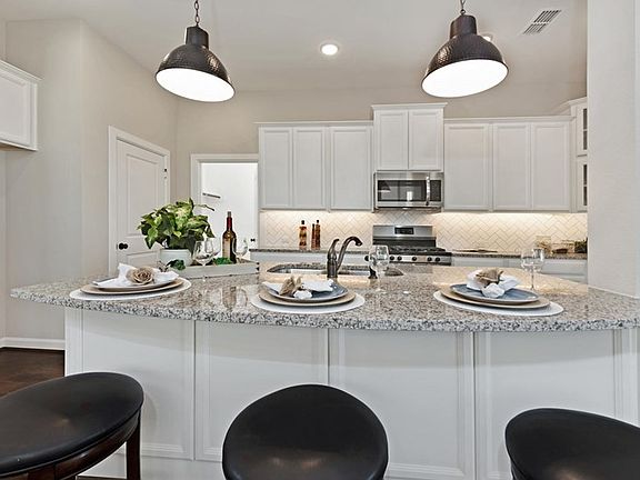 The Thomasville - Kitchen