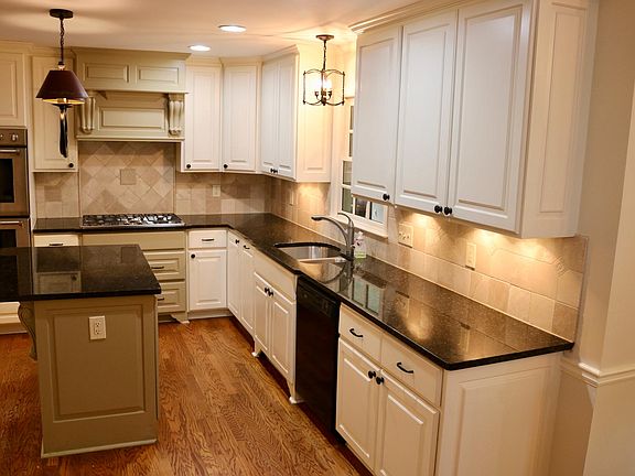 Double oven and in island microwave