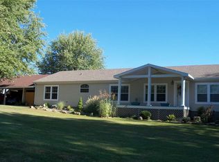 427 Cromwell St, Morganfield, KY 42437