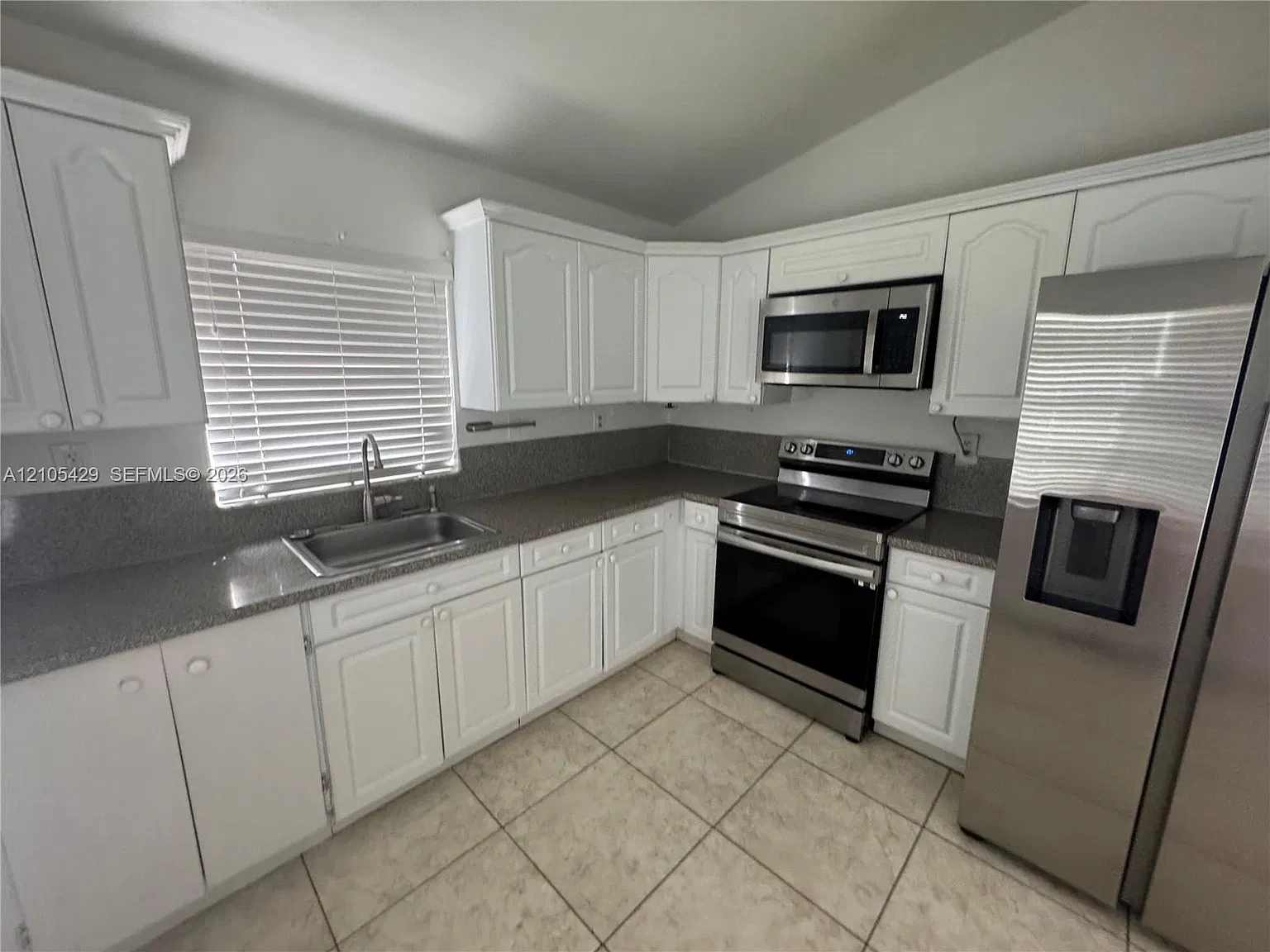 Country Lake Manors Sec 3 — Photo 2