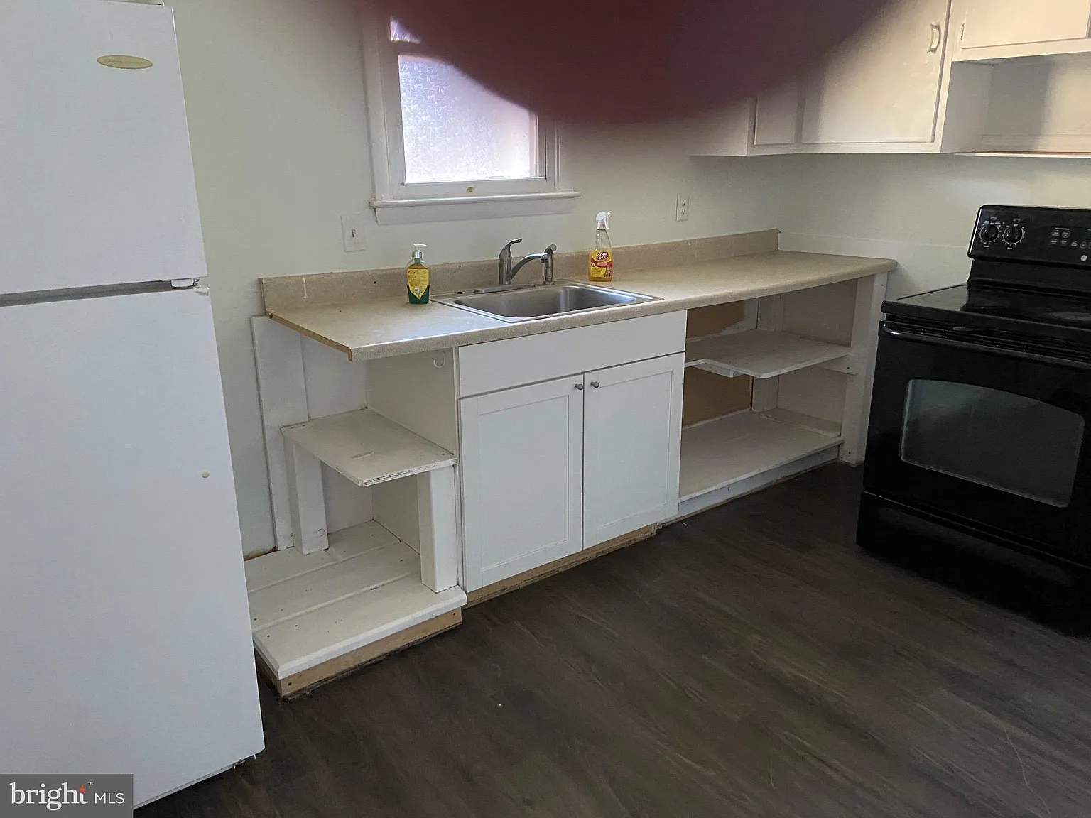 3 bed, 3044 sqft, $2,150 — Photo 2