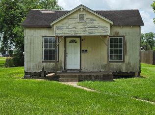 213 W Jackson St, West Columbia, TX 77486