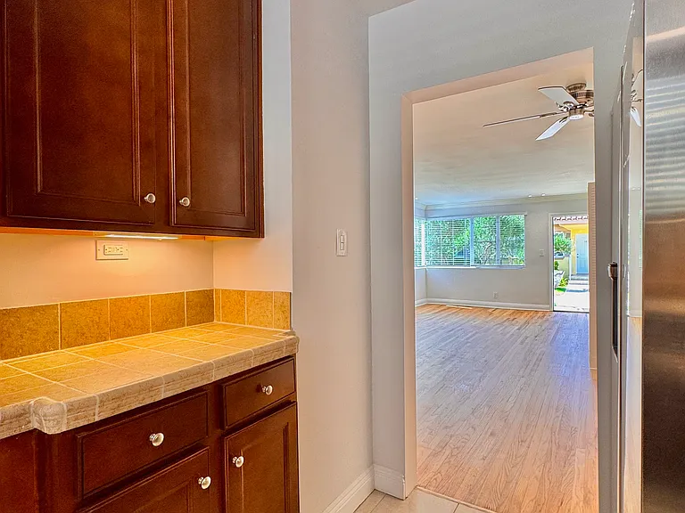 3172 S Barrington Ave #102 — Photo 9