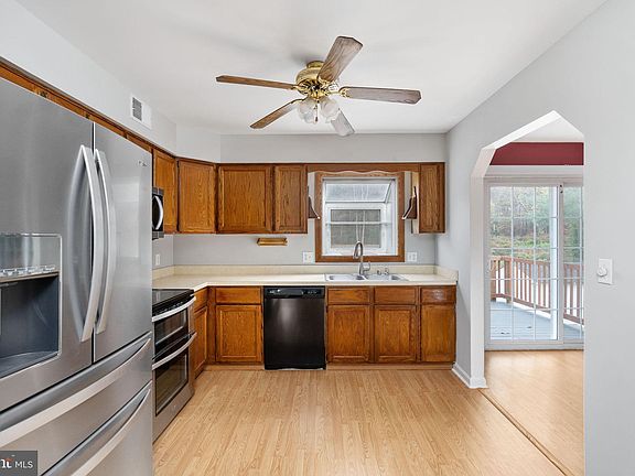 4th image of 12 Joyce St