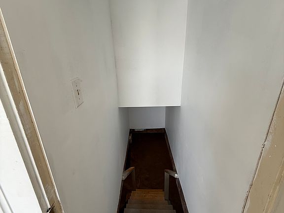 4th image of 305 Westover Ave